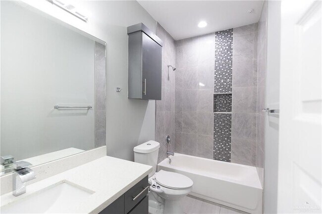 Building Photo - 15 Sabercat Ave