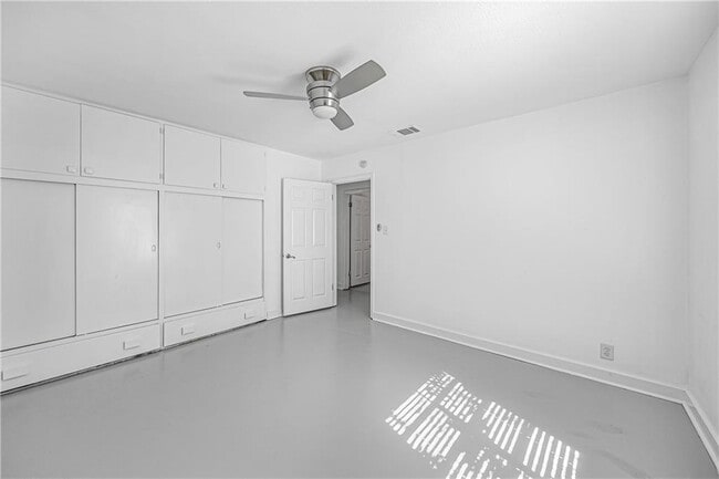 Building Photo - 3705 Tower View Ct