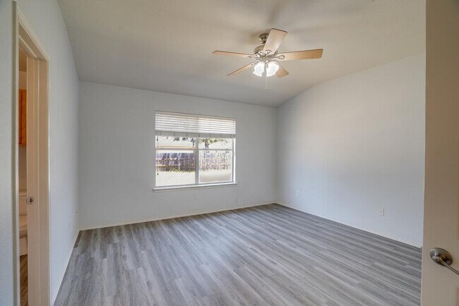 Building Photo - 3310 Zinfandel Ln