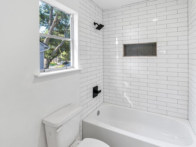 Building Photo - 1306 Briarmead Dr