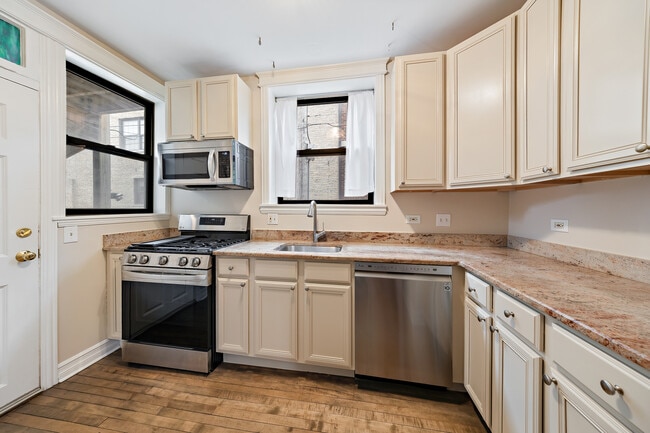 Building Photo - 2211 W Winona St