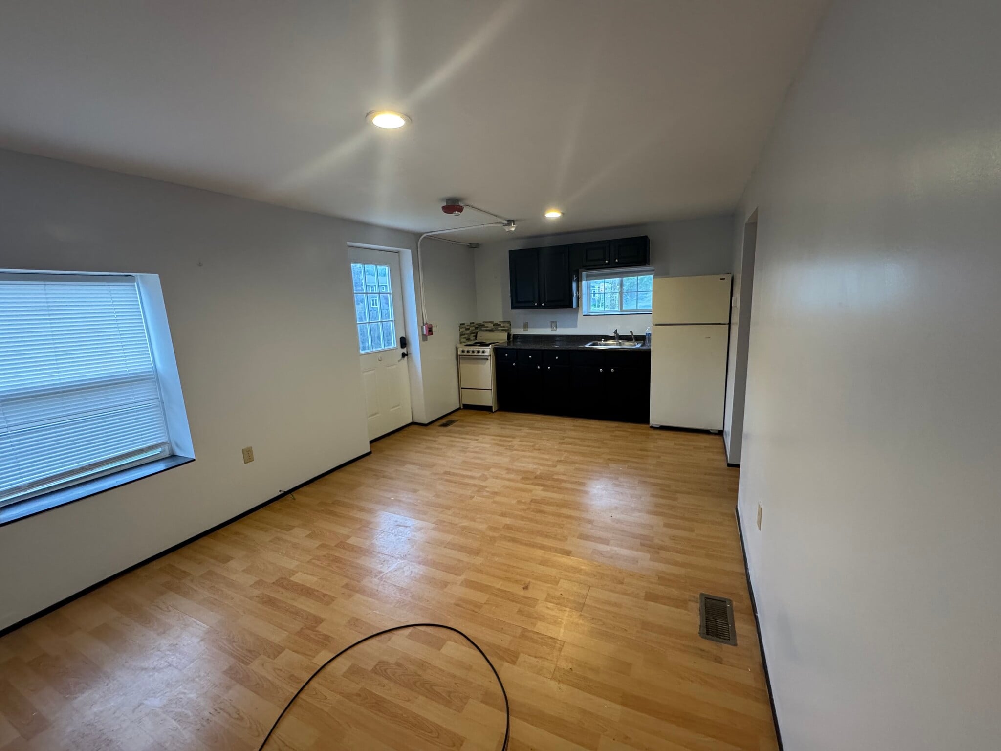 Building Photo - 5763 Telephone Road Ext