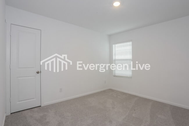 Building Photo - 6800 Haines Dr