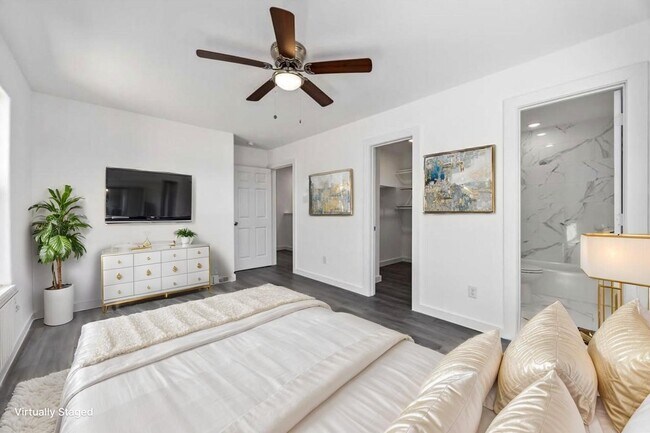 Building Photo - 2320 Wavell St