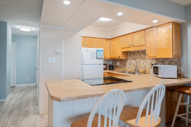 Building Photo - Sea Colony 27B @ 1311 S Lake Park Blvd