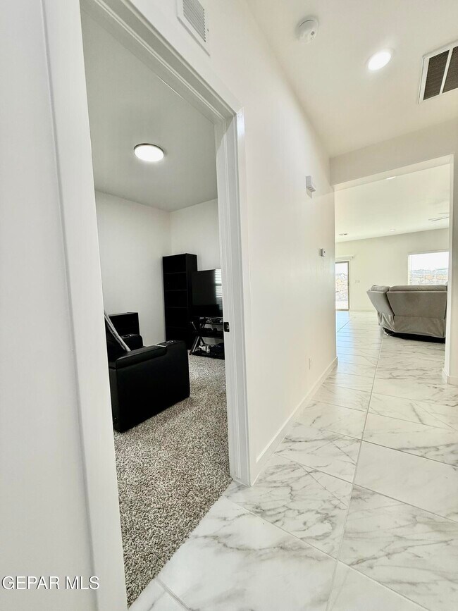 Building Photo - 15052 DESTINATION