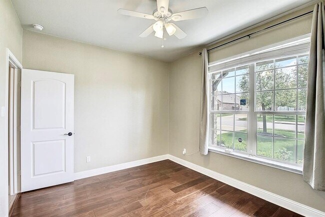 Building Photo - 3433 De Torres Cir