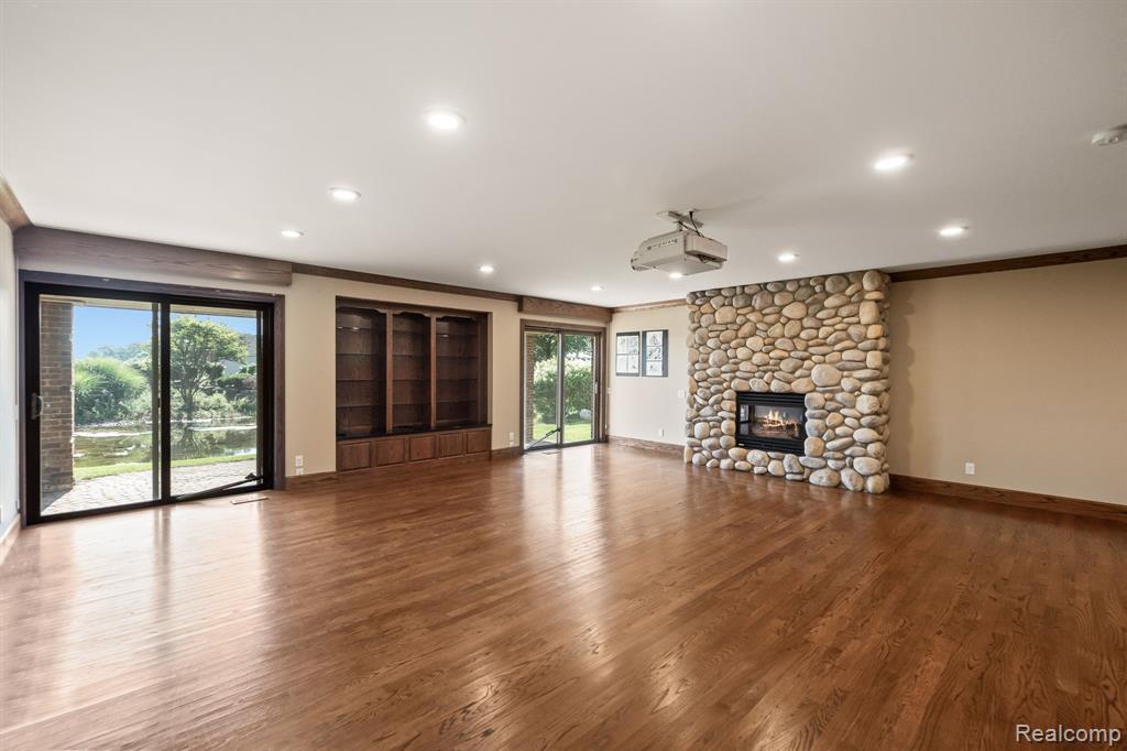 Building Photo - 3782 Pine Lake Knoll Dr
