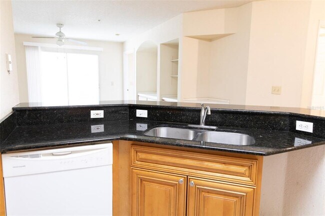 Building Photo - 822 Camargo Way