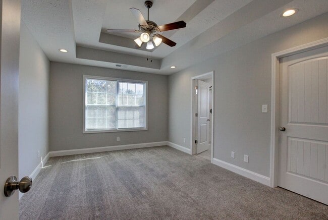 Building Photo - Luxury Home