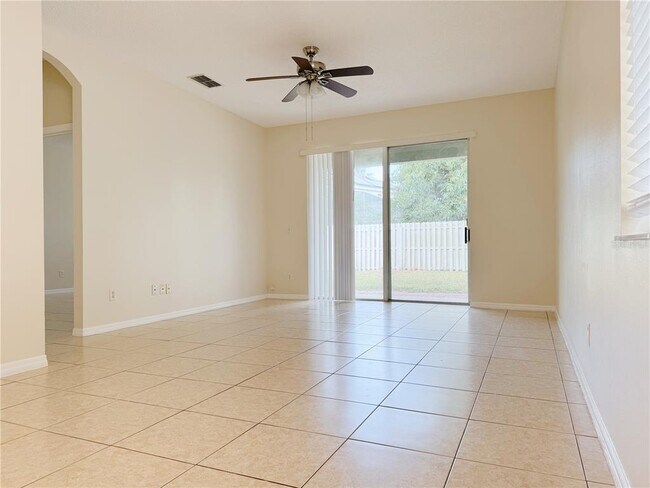Building Photo - 4932 Bellthorn Dr