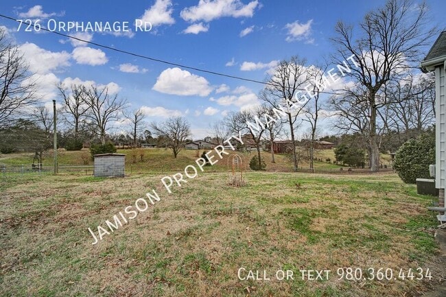 Building Photo - 726 Orphanage Rd