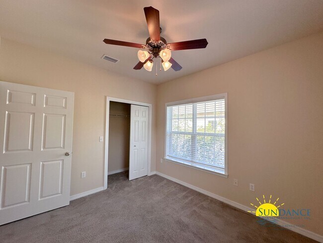 Building Photo - Stunning  3 Bedroom Townhouse in Fort Walton