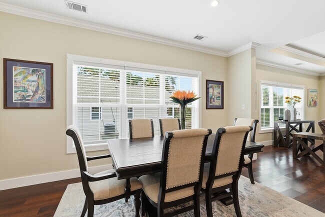 Building Photo - Prime Coastal Location!