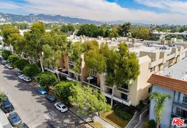 Building Photo - 740 Kings Rd