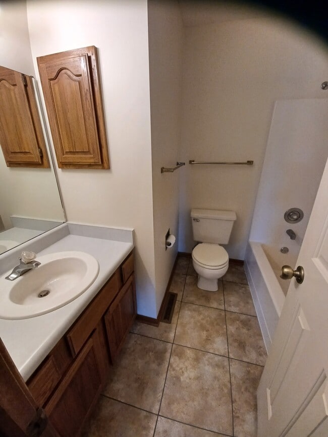 Building Photo - 4130 S 58th St