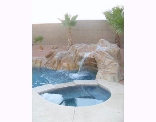 Building Photo - Beautiful 3 Bedroom Home in Mountains Edge with Pool/Spa