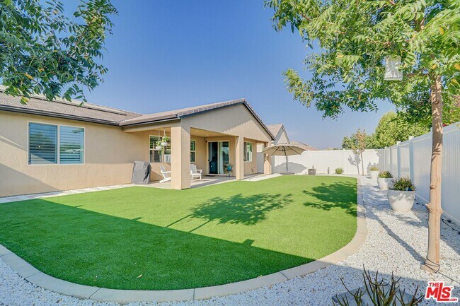 Building Photo - 14001 Barbon Beck Ave