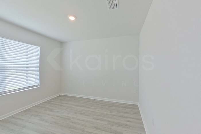 Building Photo - 4686 Malay Cir