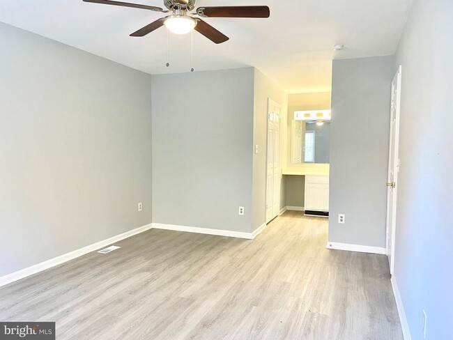 Building Photo - 1306 Mistyvale St