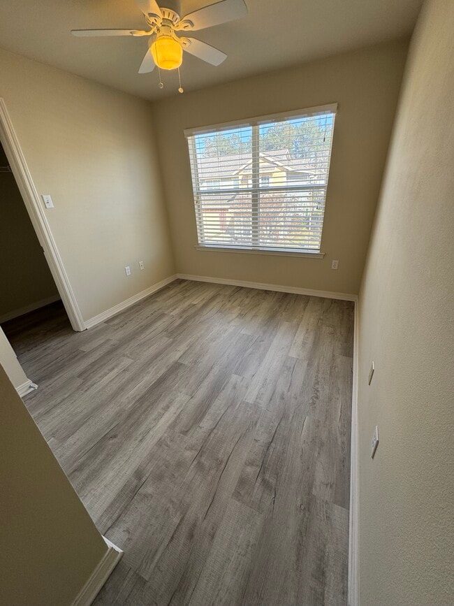 Building Photo - 3061 Dundee Loop S