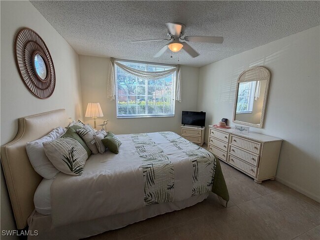 Building Photo - 1220 Wildwood Lakes Blvd