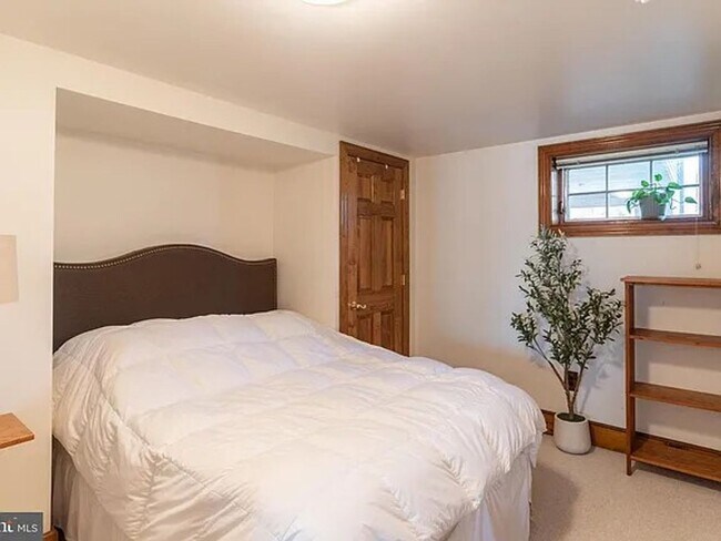 Building Photo - Charming 3-Bed/2-Bath Home in Upper Makefield Township. Available NOW!