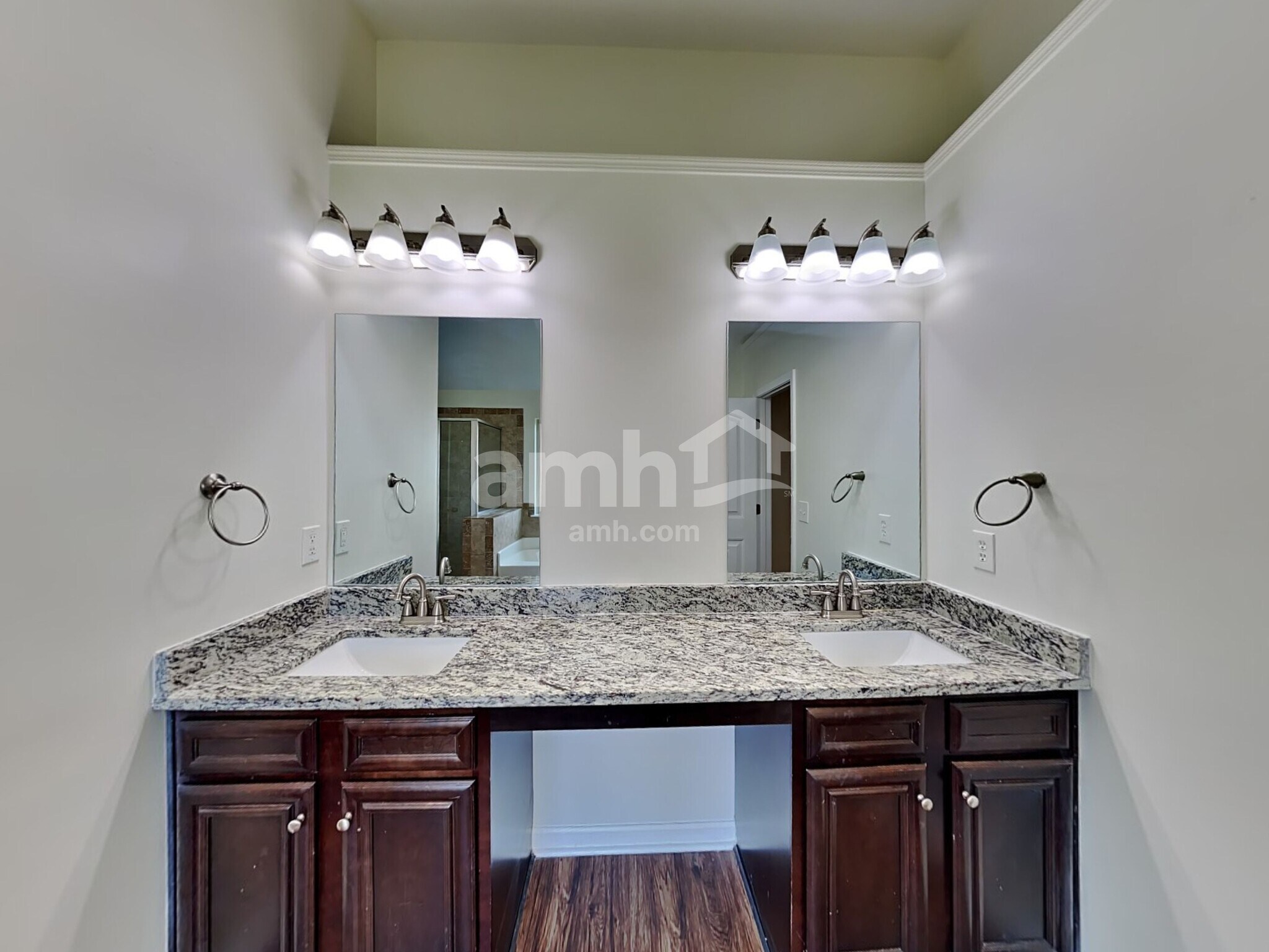 Building Photo - 729 Rolling Downs Dr SW