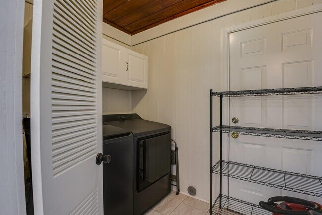 Building Photo - 126 Horry St SE