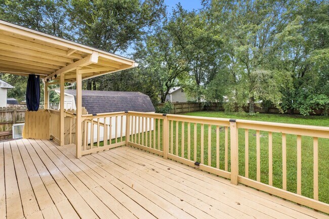 Building Photo - Three Bedroom Ranch in Franklin