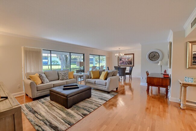 Building Photo - 6748 Willow Wood Dr