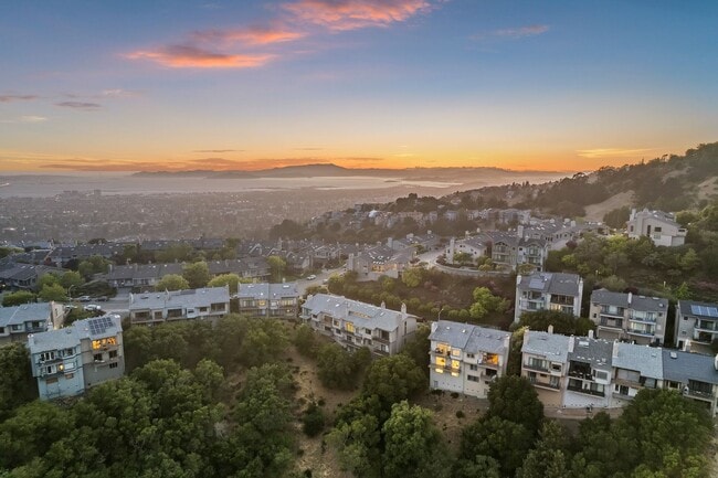 Building Photo - Spacious 4-Story Townhouse with Panoramic ...