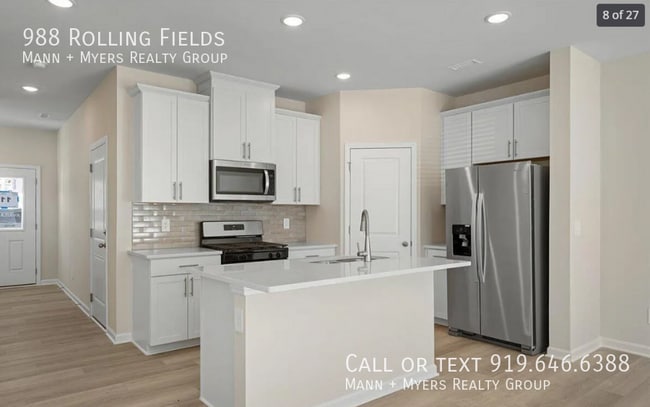 Building Photo - 988 Rolling Flds Dr