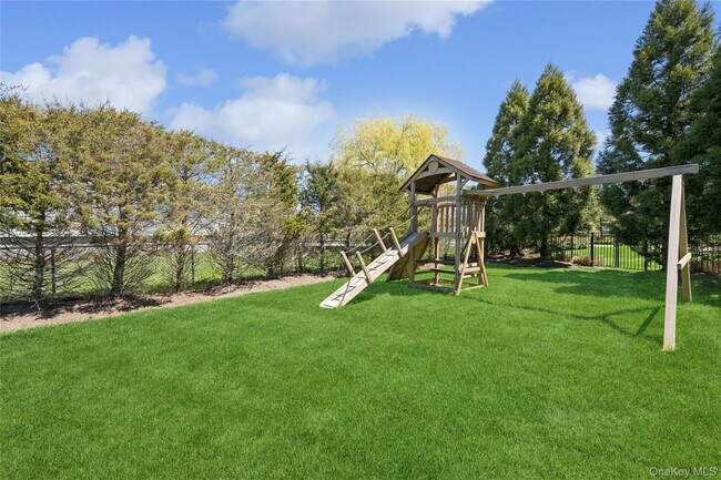 Building Photo - 23 Meadow Ln