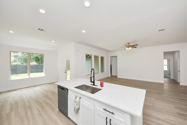 Building Photo - 14380 Zion Gate Crossing