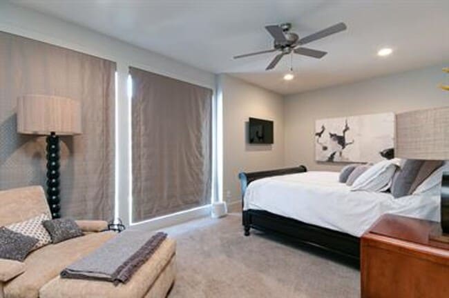 Building Photo - West Side Manhattan Townhome Available July 1!