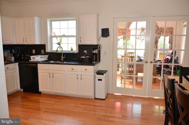 Building Photo - 43060 Francis Square