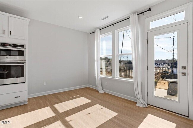 Building Photo - 128 Highland Grv Wy