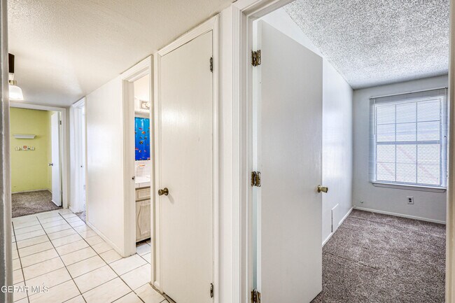 Building Photo - 3008 Gaston Dr