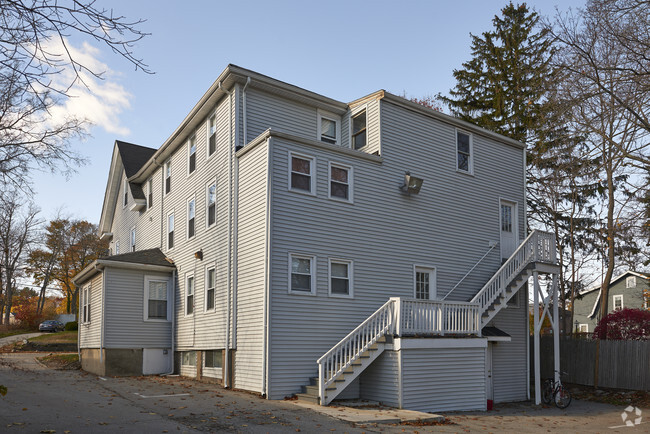 Building Photo - 640 Washington St