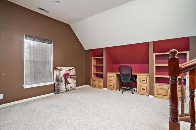 Building Photo - 1403 W Maplewood St