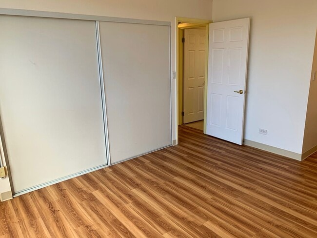 Building Photo - 2-Bedroom Condo with Lanai & Parking – $2,600/Month