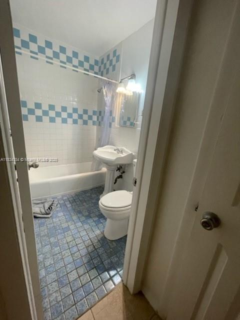 Building Photo - 6580 Santona St