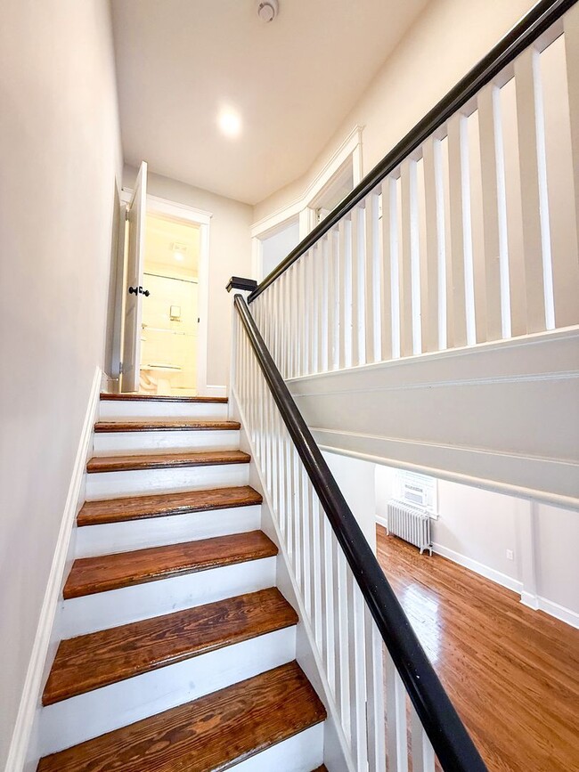 Building Photo - Stunning 3-Bedroom Twin Home in the Heart of Phoenixville! Available NOW!