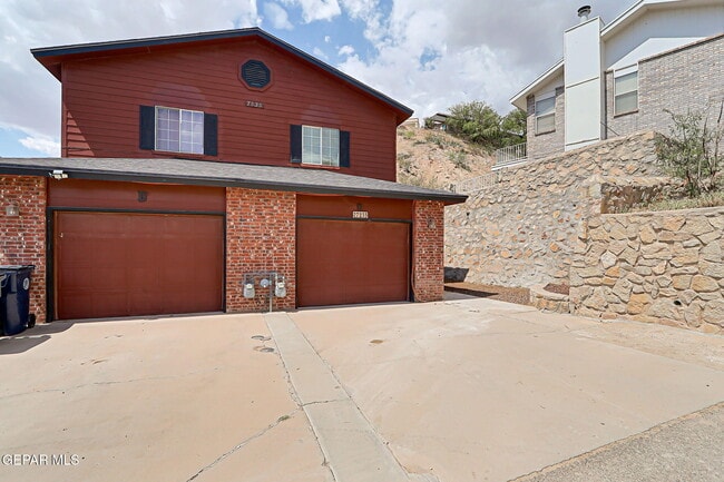 Primary Photo - 7235 Royal Arms Dr