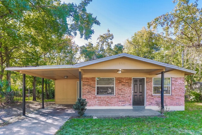 Building Photo - 2966 W 5th St