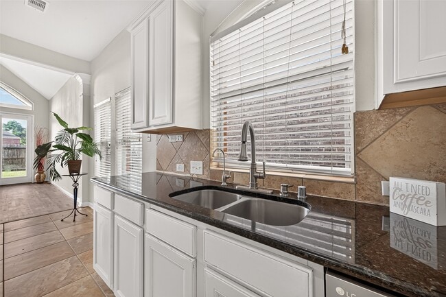 Building Photo - 26710 Bellwood Pines Dr
