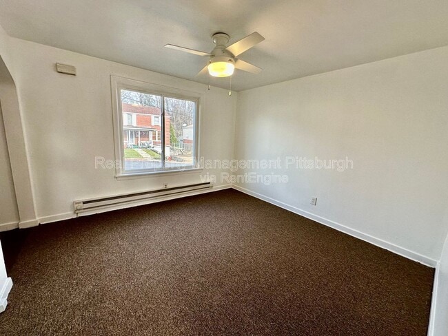 Building Photo - 8612 Oakcrest Rd