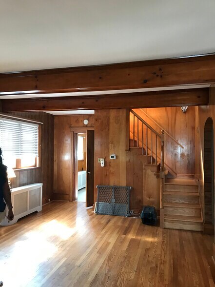 Building Photo - 468 Coates St