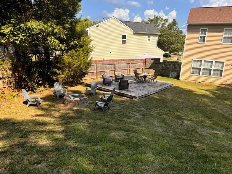 Building Photo - 8253 Belmont Stables Dr